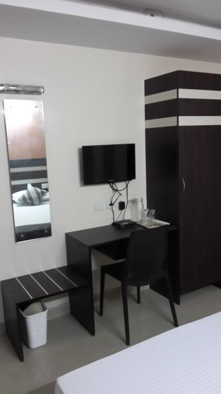 S4 Residency Hotel Chennai Phòng bức ảnh